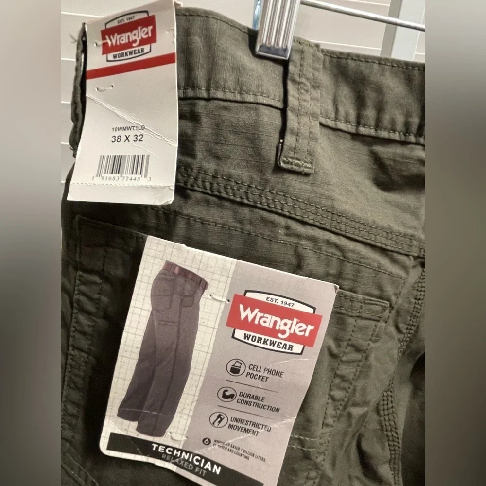 🤎🩶NWT WRANGLER Men's Olive Green Pants size 38x32  Lightweight canvas cotton
